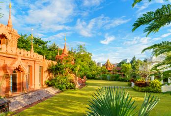 西双版纳勐泐文化旅游区+曼听公园一日游【品味昔目傣王室文化】【[缤纷景点]小团随玩，避开拥堵大巴，湿身之旅，感悟佛法】