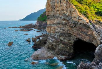 香港-深圳包车一日游私家团 大鹏所城+较场尾+杨梅坑【香港包车直达深圳，一日穿越古今，体验多元深圳，探索“鹏城之根”，漫步深圳“鼓浪屿”较场尾，山海杨梅坑】