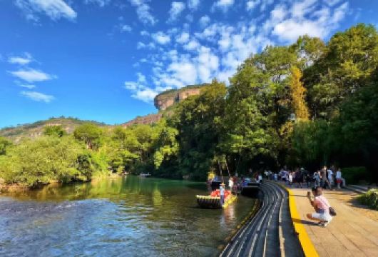 【12人春节品质团】武夷山主景+九曲溪+（印象）可选一日游【1-12人精品小团配置，搭配专属导游全程讲解，行程宽松不拥挤，保证有竹筏含观光车；】