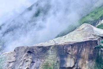 丽江+上虎跳峡+白水台+香格里拉一日游【拼车+8点左右发车】【丽江-虎跳峡-白水台-香格里拉，（单程）纯玩拼车游+门票，2人起拼，旺季1人】