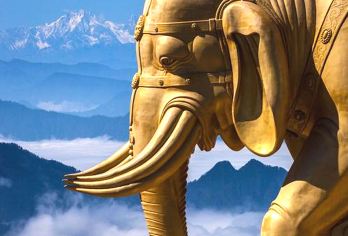 乐山+峨眉山金顶一日游【豪华保姆车+船游乐山+上金顶】【[豪华保姆车 . 陆地头等舱丨大咖导游丨含午餐+晚餐 | 真纯玩丨含接早]】