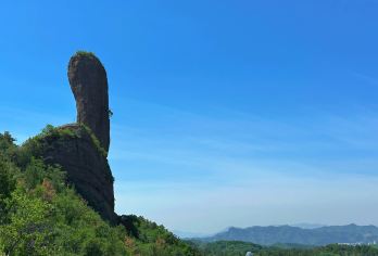 河北承德：普宁寺+磬锤峰【包车｜私人定制｜中英文导游】C【[VIP尊享服务] 专属包车出行，司机全程陪同，行程灵活可调，打造个性化旅程】