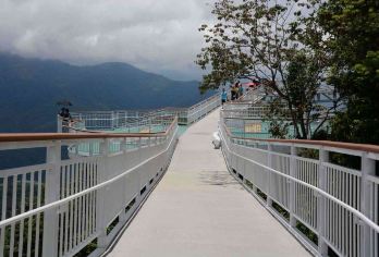 南投合歡山賞星月之旅一日遊【清境高空步道、清境農場、暗空公園、武嶺、松雪樓、合歡山H2cafe】