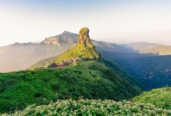 【贵阳起止】 贵州深度游览.纯玩.梵净山一日游 天天发团【[经典景点]5A级自然保护区，中国十大避暑名山，中国著名的弥勒菩萨道场，国际“人与生物圈保护网】