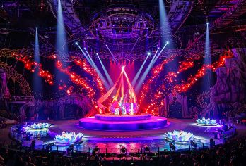 珠海横琴《长隆秀》半日游【●270°全景式环形舞台、3大环绕水道、总长超过250米的360°高空吊挂环形轨道】