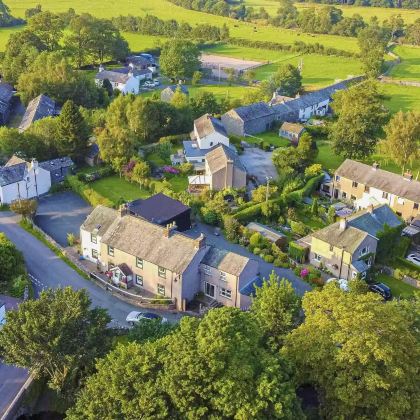 英国伦敦+牛津+班普顿+海克利尔城堡【10小时包车一日游】