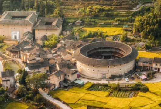 漳州云水谣+怀远楼+和贵楼一日【厦门出发+纯玩团多套餐可选】【[自家发团]我社自主发班不转团不卖团，优质服务，岛内免费上门接送~】