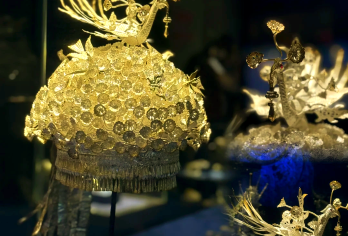 贵州民族博物馆|2小时人工讲解 橄榄游●资深导游精讲 小包团【由经验丰富的导游带队，深入解读贵州民族文化与历史，2小时沉浸式体验，知识性与趣味性兼备。】