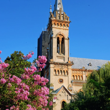 巴统文化一日：巴统圣母主教座堂+考古博物馆+艺术馆+巴统剧院