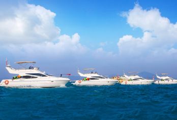 三亚游艇大促！10人游艇拼船出海或海钓4小时【[游艇出海]散拼游艇10人小团，3小时出海嗨玩，赠摩托艇体验！】
