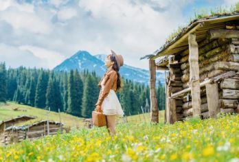 那拉提草原一日游【玩空中草原，小团，接送，纯玩】【[核心优势]纯玩小团，伊宁市区上门接，出行无忧】