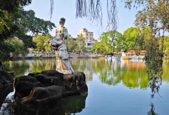 广东湛江出发雷州半岛包车一天游10小时/快速打卡/纯玩独立团【雷州半岛一日览，红土蓝海人文韵。】