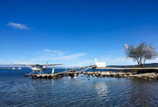 奥克兰包车畅游北岛：蓝泉—地热公园—胡卡瀑布—陶波湖【无需为交通烦恼，舒适专车全程接送，行程灵活自由，随心掌控游览节奏，】