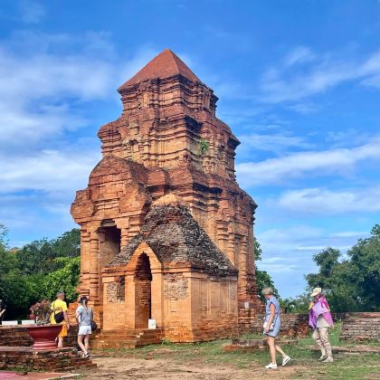 从潘切/美奈出发：Ta Cu Mountain、卧佛、潘切市、占婆塔