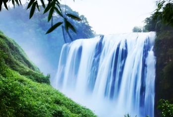 黄果树瀑布私家团一日游|含老人/儿童/婴儿/免门票人群套餐【[自营直发]上门接送 不进任何购物点 让你的旅游畅行无忧 行程随心动，畅享无拘无束的的旅途体验。】