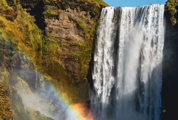 冰岛辛格维利尔国家公园-间歇泉-黄金瀑布-凯瑞斯火山口一日游【感受冰岛议会旧址的历史厚重感】