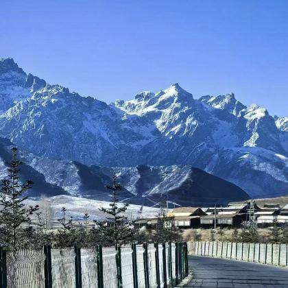 乌鞘岭＋天梯山石窟＋白塔寺 ＋马牙雪山+航拍【每天发团】