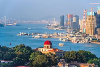 【金牌说】鼓浪屿讲解 3小时 精致小团 大咖讲师 厦门旅游【[金牌导游讲师团]他们博古通今，幽默睿智，善于挖掘文物背后的故事，用有趣的方式还原历史真相；】