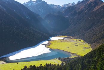 香格里拉+无底湖一日游【8人小团-森林·牧场·湖泊小众之旅】【8人小团/15人团/私家团可选，远离人多杂乱差，远离走马观光，深度徒步服务体验更佳；】