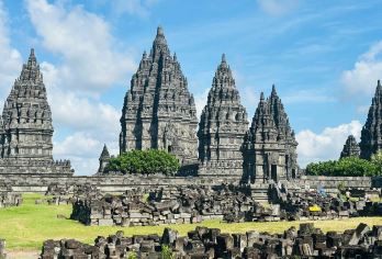 日惹婆罗浮屠一日游 地接/普兰班南/天坑/默拉皮火山/接送机【东方四大奇迹之一婆罗浮屠佛塔，普兰班南印度教寺庙，探索爪哇古文明】
