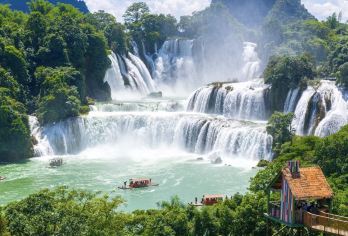 德天瀑布+峒那屿湾一日游【精品小团 专车上门接送+纯玩无购物【[独立小团]专车直达，一单一团不拼其他人，为您的私家行程保驾护航，拒绝走马观花。】