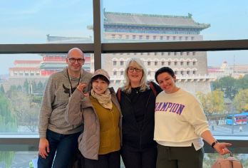 北京城市漫步：体验胡同里的当地生活和老北京的文化遗产【我们提供3条不同的步行路线，每条路线都侧重于胡同生活的一个独特方面…… 北京胡同漫步：探索老北京的多面风情 您可以选择上午、下午或晚上游览，以适应您的时间安排。】