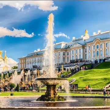 圣彼得堡皇家庄园与人文地标包车一日游