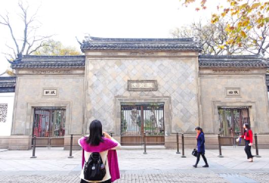 苏州拙政园+寒山寺+周庄一日游【园林水乡•可选游船/演出票】【本线路自主运营，服务至上，严选优秀导游，正规旅游巴士，保证一人一座，放心选择，天天发班。】