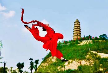 延安宝塔山+杨家岭+革命纪念馆+枣园旧址一日活动【延安当地旅行社，一手地接 ，让您放心选择，安心出游】