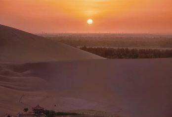 黑独山+鸣沙山月牙泉+阿克塞博罗转井影视基地一日游【包车游】【1，达人带队，精选线路，深度体验，创新玩法，贴心管家，摄影帮手，路上美景随走随停！】