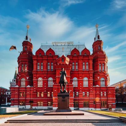 莫斯科经典一日游：亚历山大公园+克里姆林宫+圣瓦西里主教座堂