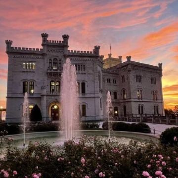 意大利威尼斯往返+的里雅斯特・亚得里亚海与中欧风情包车一日游