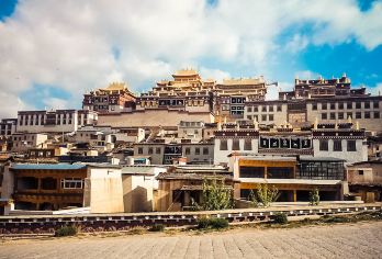 丽江出发香格里拉一日游【五彩经幡+往返高速+无套路小团】【[往返高速]往返走高速公路，省出游玩小时，景点游玩时间更充裕】
