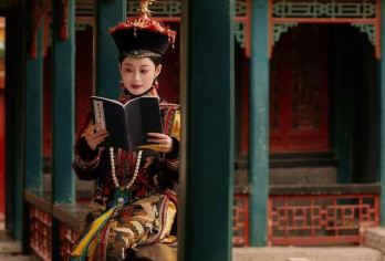 沈阳故宫+张学良旧居+中街+辽宁省博物馆+老北市【国家持证导游精讲+拍照超美+美食推荐达人+10人小团精致出行+包含蓝牙耳机+优游出行品质保证】