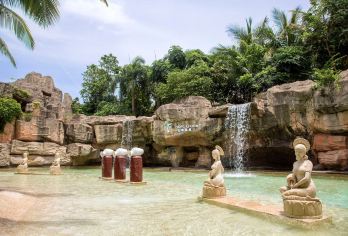 “火山奇观·骑楼风情·温泉疗愈”海口一日精华游【10小时VIP小团服务，可定制行程（包含多日定制）】