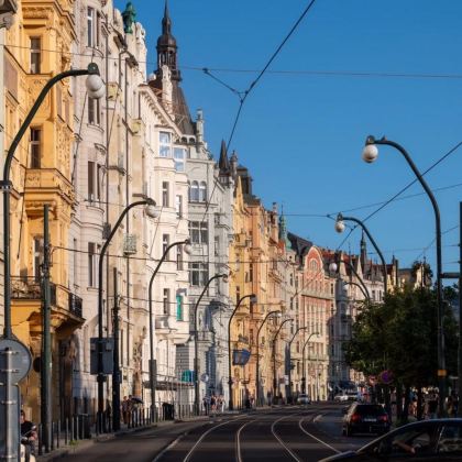 捷克布拉格-伏尔塔瓦河-黄金巷-火药塔-全境包车-私享行