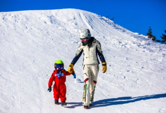 合肥出发莲花山滑雪直通车一日游·3H滑雪+玻璃天路-莲花之镜【[爆棚品质]合肥周边品质高山滑雪场】