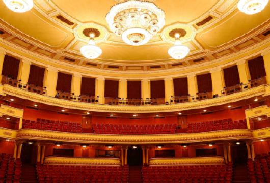 埃里温阶梯+埃里温大教堂+埃里温歌剧院+亚美尼亚国家美术馆【精品包车，私享空间，上门接送，轻松出行】