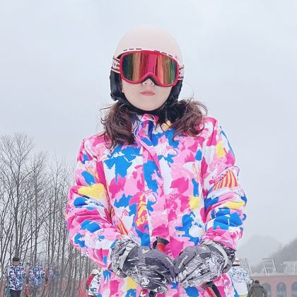 宜昌百里荒滑雪场一日游【含手套、头盔、雪板、雪鞋雪杖的冬天】