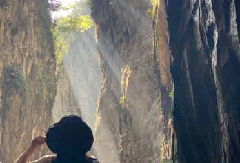 武陵山大裂谷+816工程景区【2-6人VIP专属团&含门票】【重庆5大主城去上门接送，让您出行无忧~】