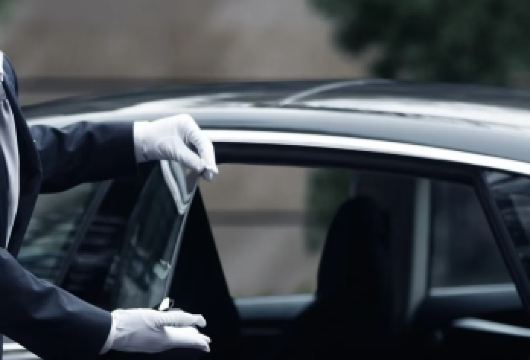 西安咸阳机场接送机·可选5座·7座·9座包车【古都长安，温馨接机。人潮之中，你的到来是美的风景。】