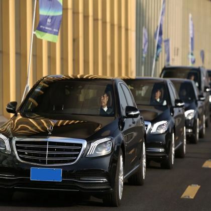 英国伦敦市政厅一日游【公务商务用车，全英包车，华人司机】