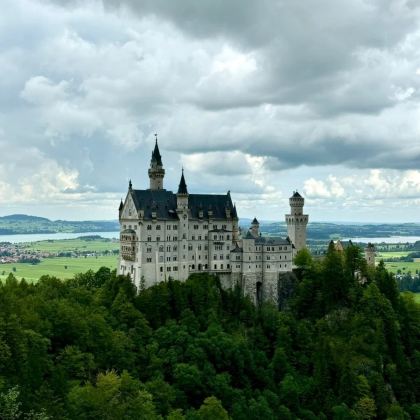 德国慕尼黑往返新天鹅堡高天鹅堡-阿尔卑斯湖上阿莫高-包车精选