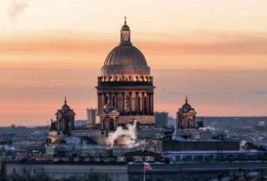 俄罗斯莫斯科红场+克里姆林宫+亚历山大公园+历史博物馆一日游【红场:从朱红色宫墙到彩色洋葱顶，融合东正教、巴洛克等多元建筑美学，视觉冲击力极强。】