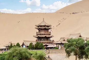敦煌一日游 莫高窟+鸣沙山月牙泉，敦煌市内，免费接送！【拒绝走马观花拒绝购物店有限的时间只用来和美景相遇】