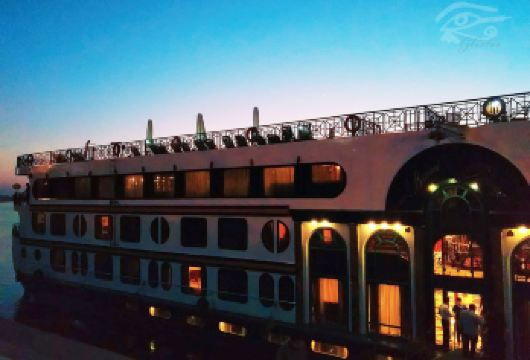 埃及开罗尼罗河夜游船夜景肚皮舞苏菲旋转舞法老号钻石号 侣客趣【沿途细细品味尼罗河风光的乐趣】