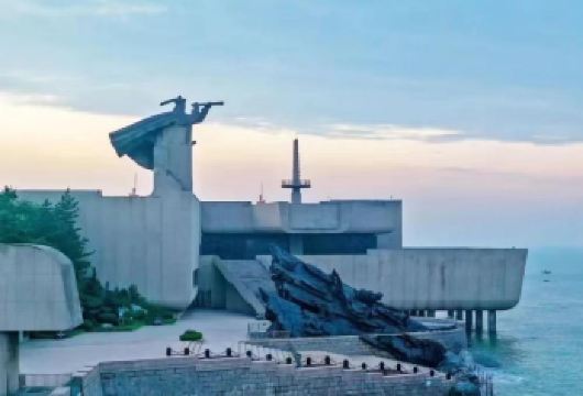 刘公岛景区+定远舰一日活动【两大展馆导游讲解▎往返船票半自由】【山东知名品牌旅游公司，金牌导游刘公岛历史讲解看景听景】