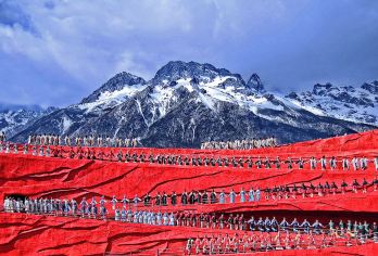 丽江玉龙雪山【冰川公园+印象丽江+蓝月谷】1日游，雪厨自助餐【[畅心游玩]蓝月谷、玉龙雪山冰川大索道畅玩4506，打卡精华印象丽江演出，感受纳西族美好故事；】