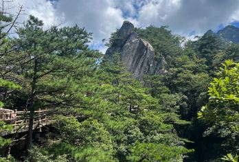 湖北黄冈罗田天堂寨+九影瀑+将军岩包车一日游可英文服务【可提供英文及小语种导游服务-往返接送-可选导游-可代订门票】