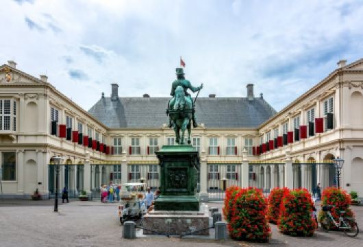 荷兰阿姆斯特丹往返海牙-可定制包车【中文服务｜市区接送】【专属线上管家服务+当地华人司机，给您专业的服务保障】